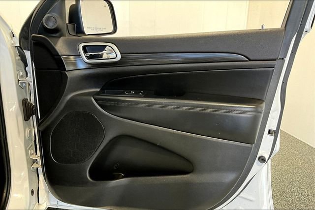 Used 2019 Jeep Grand Cherokee Altitude image 30