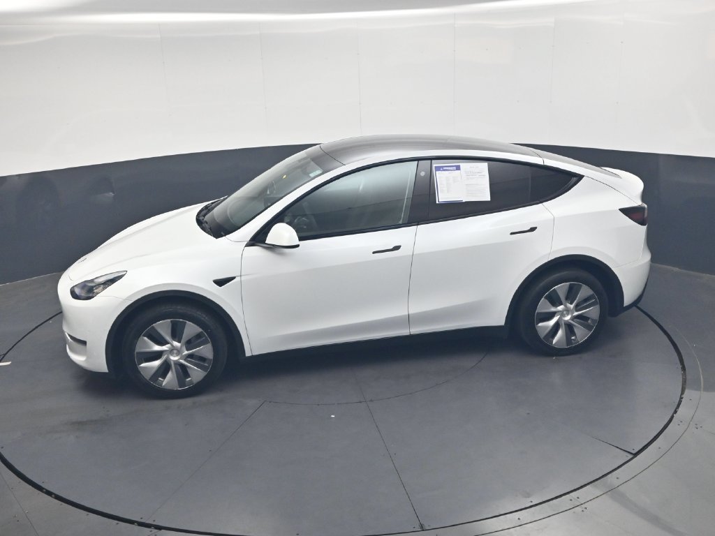 Used 2022 Tesla Model Y Long Range AWD/4WD image 17
