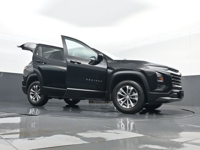 Used 2025 Chevrolet Equinox LT image 32