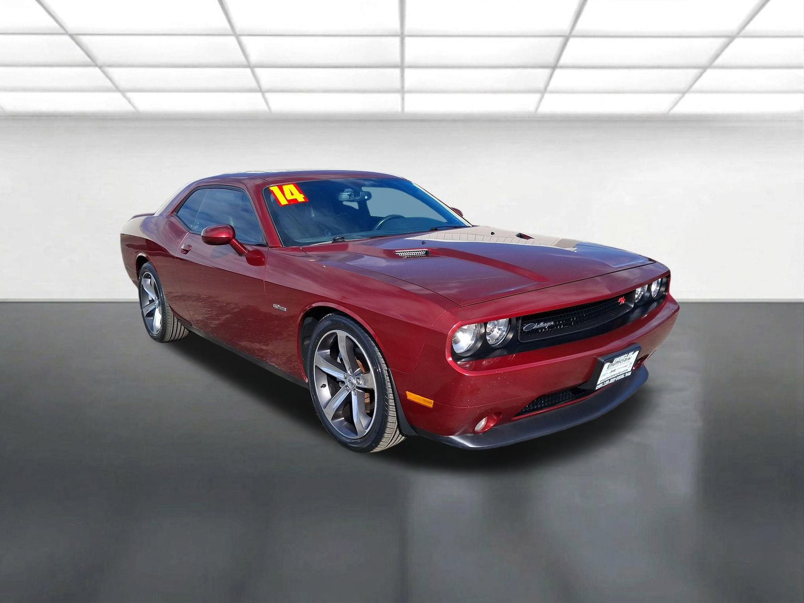 Used 2014 Dodge Challenger R/T RWD image 1