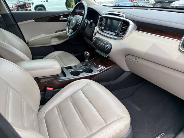 Used 2017 Kia Sorento EX w/ EX Premium Package FWD image 24
