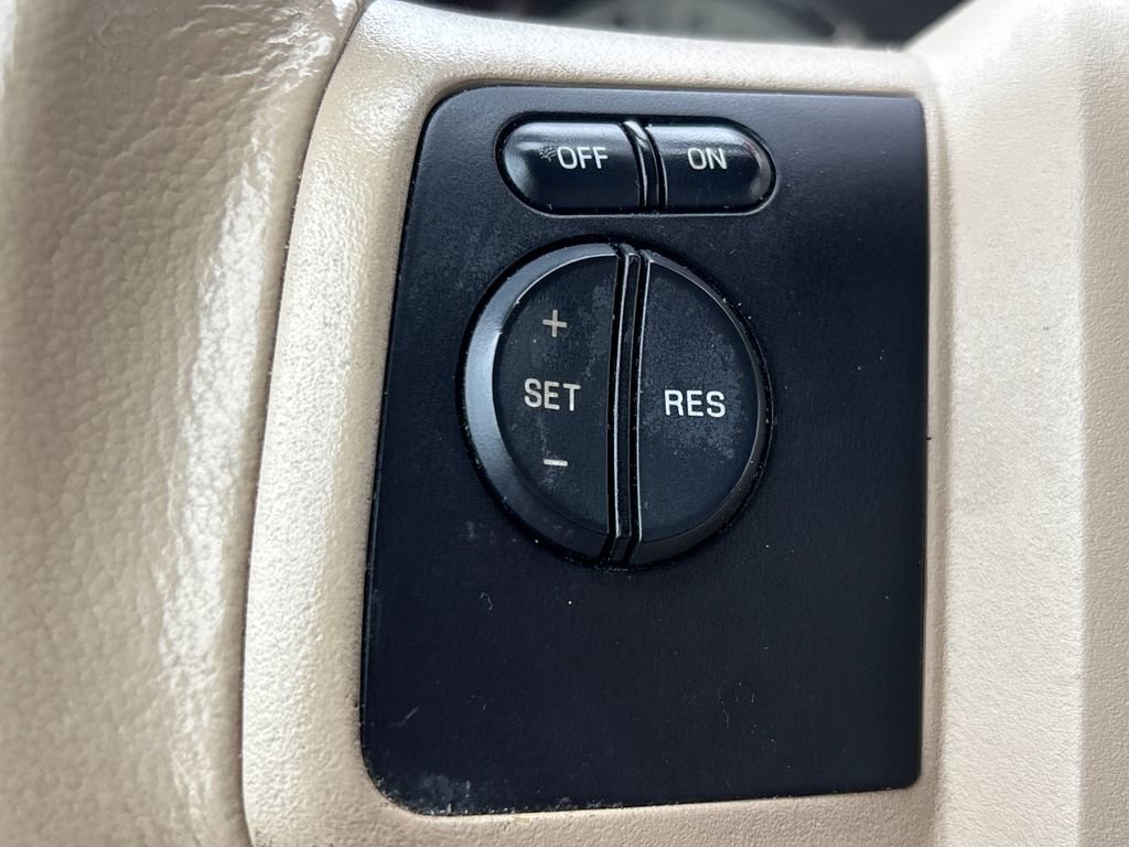 Used 2014 Ford Expedition XLT w/ Equipment Group 202A RWD image 20