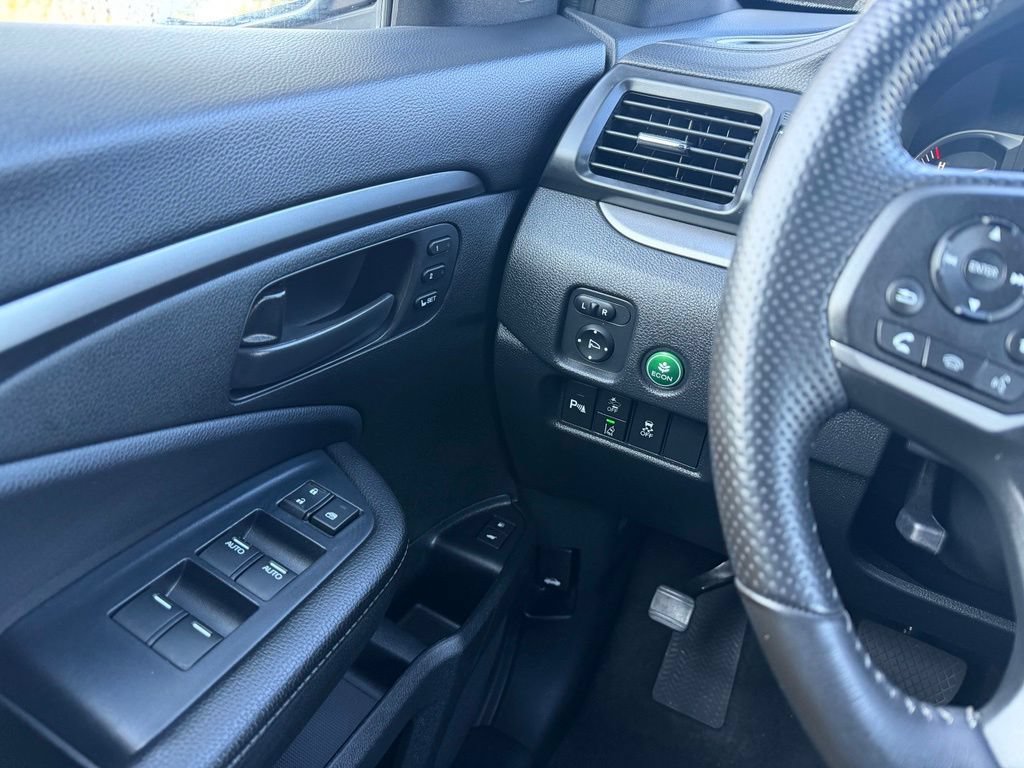 Certified 2025 Honda Passport EX-L image 21