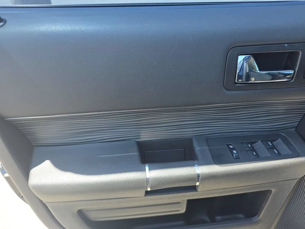 Used 2017 Ford Flex SEL w/ Equipment Group 202A FWD image 30