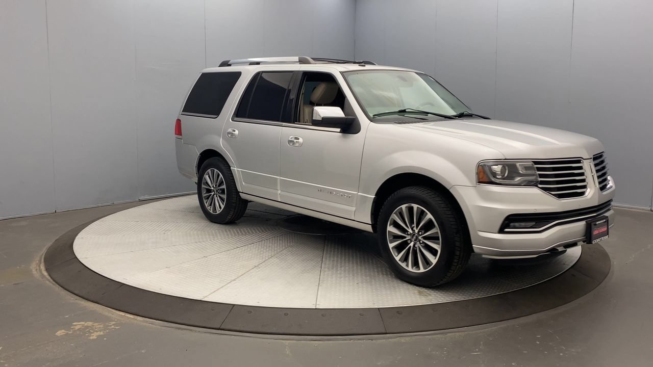 Used 2017 Lincoln Navigator Select AWD/4WD image 7