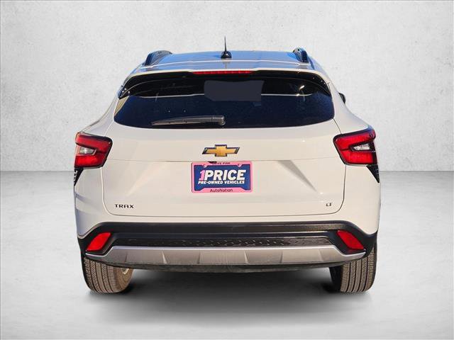 Used 2025 Chevrolet Trax LT image 7