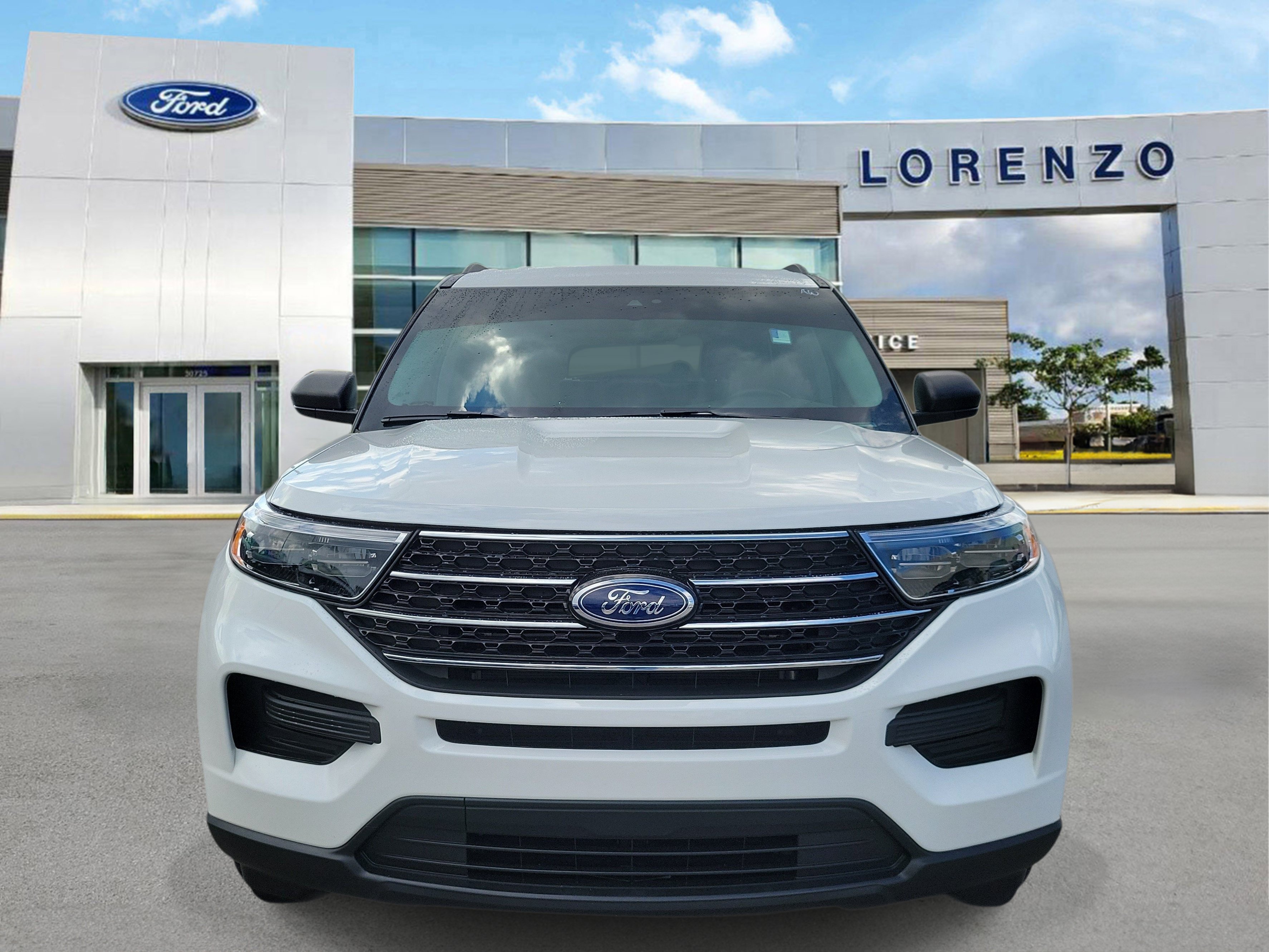 Used 2024 Ford Explorer XLT RWD video 2