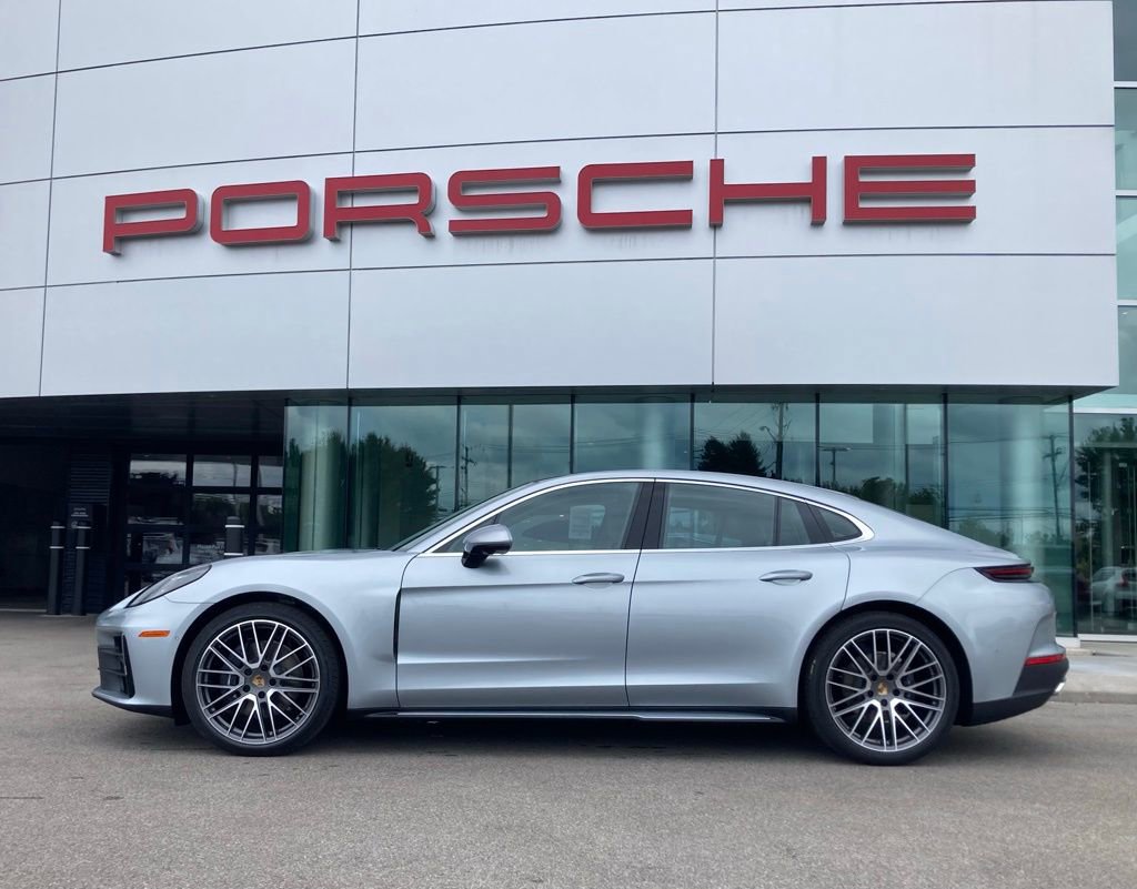 New 2025 Porsche Panamera image 2