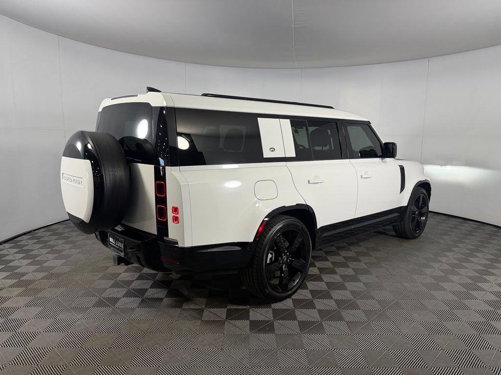 Used 2024 Land Rover Defender 130 X-Dynamic SE AWD/4WD image 5