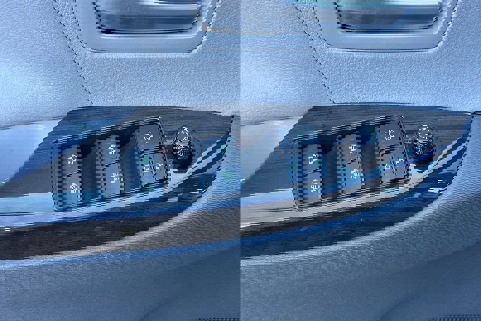 Used 2015 Toyota Sienna XLE Premium image 13