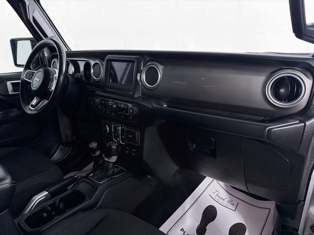 Used 2018 Jeep Wrangler Unlimited Sahara w/ Dual Top Group AWD/4WD image 31