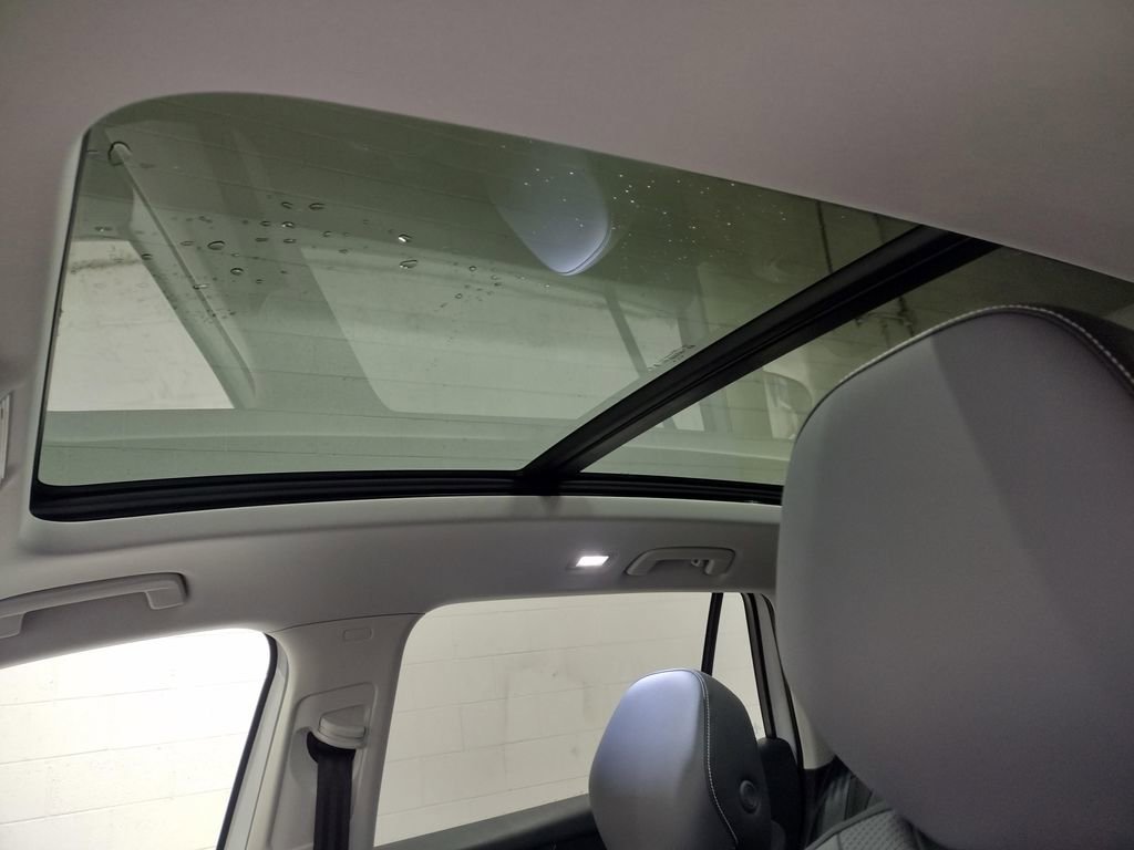 New 2026 Volkswagen Tiguan SE image 22