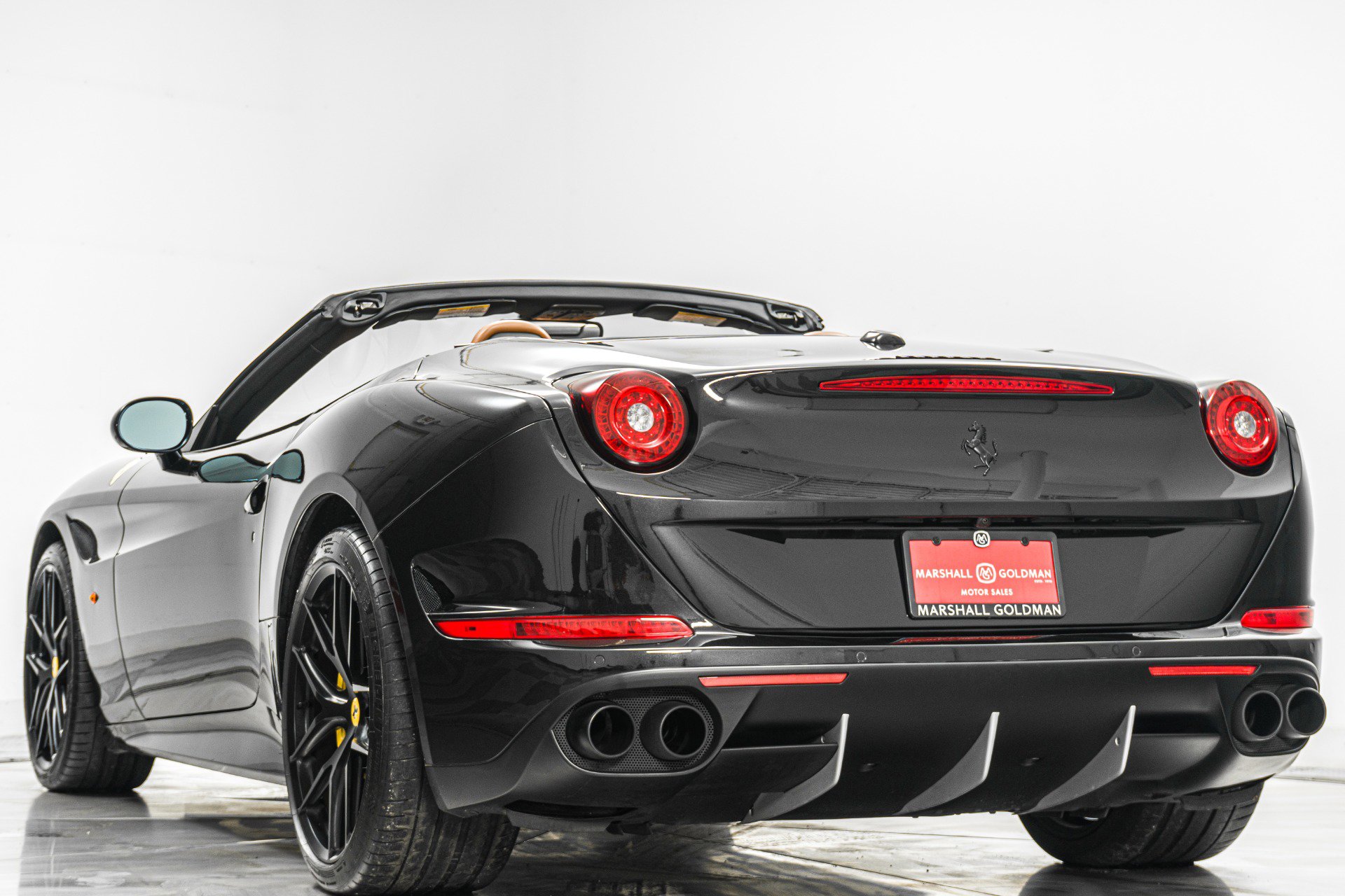 Used 2015 Ferrari California T image 7