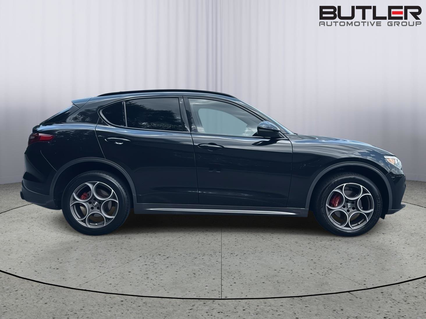 Used 2022 Alfa Romeo Stelvio Ti w/ Active Assist Plus Package AWD/4WD image 4