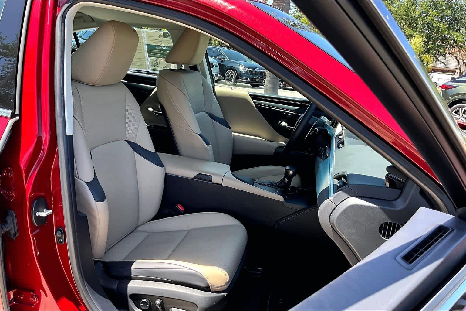 Used 2020 Lexus ES 350 w/ Premium Package image 9