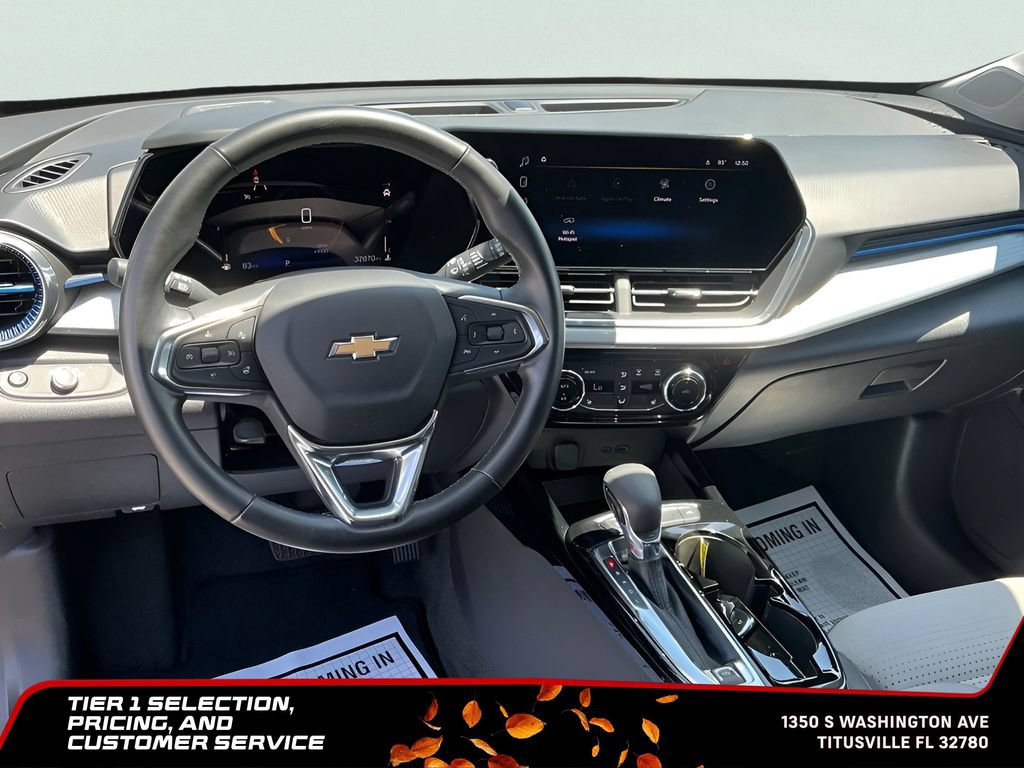 Used 2025 Chevrolet Trax LT w/ LT Convenience Package FWD image 24