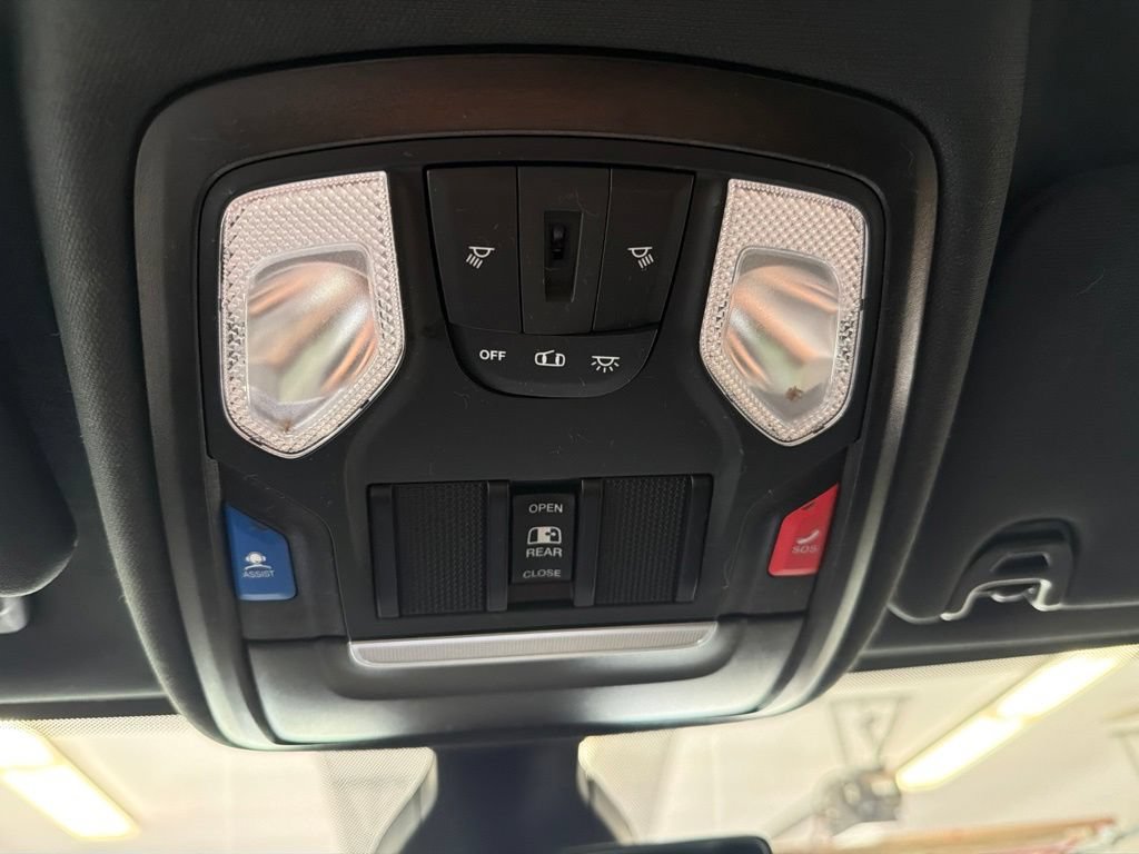 Certified 2024 RAM 2500 Big Horn w/ Night Edition AWD/4WD image 19