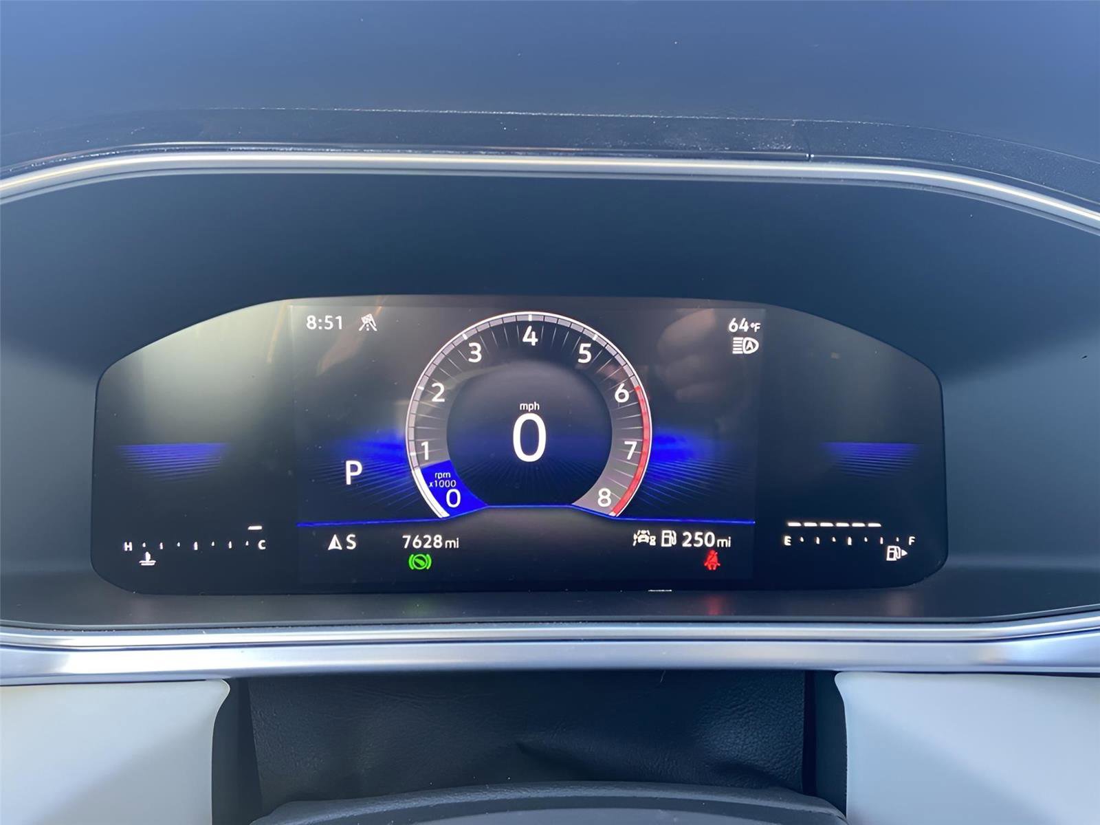 Used 2025 Volkswagen Taos SE w/ Panoramic Sunroof Package image 9