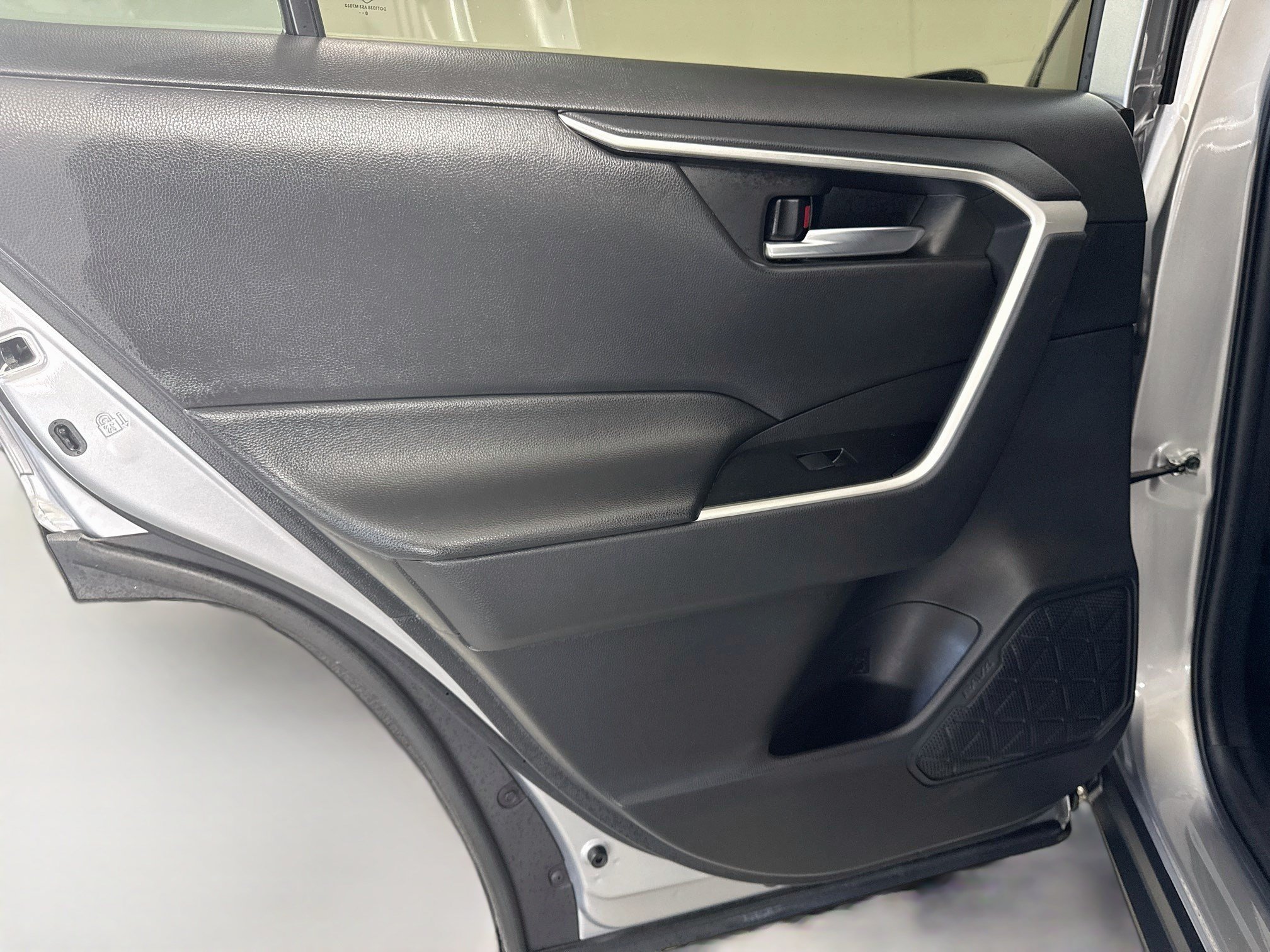 Used 2021 Toyota RAV4 XLE FWD image 26