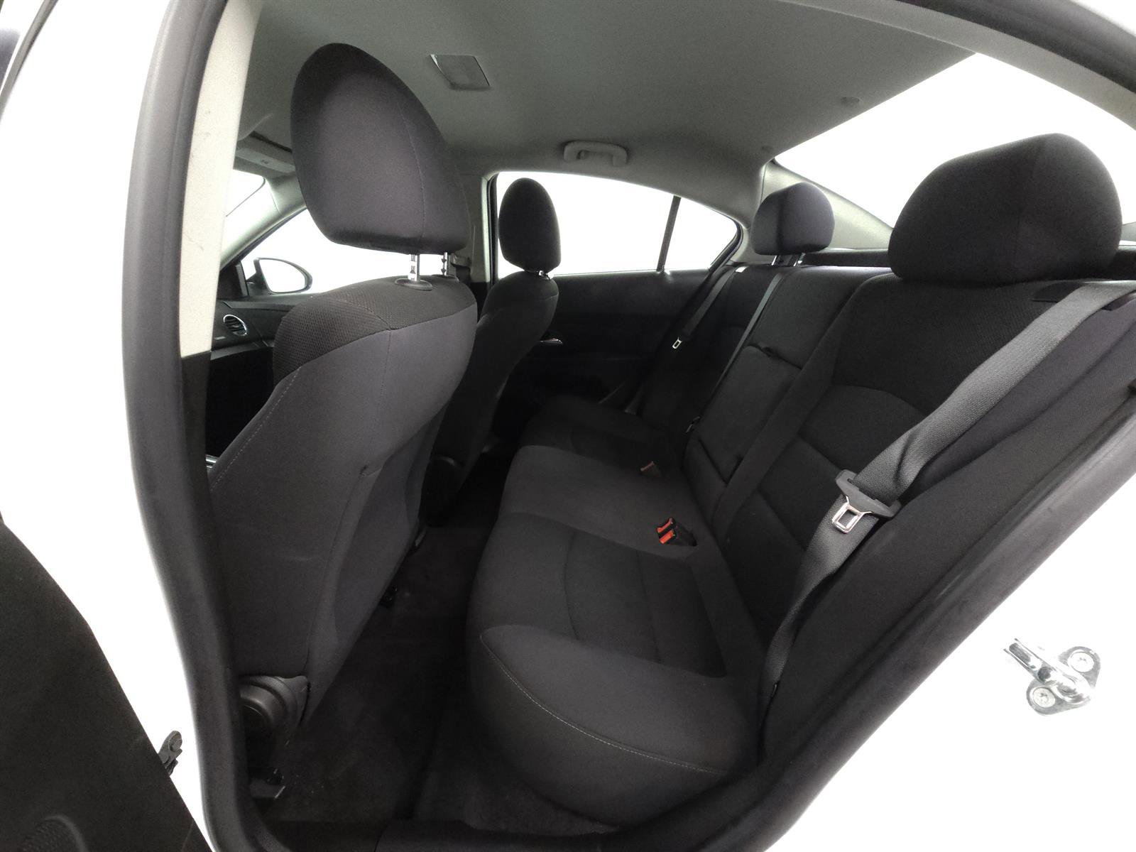 Used 2015 Chevrolet Cruze LT FWD image 5