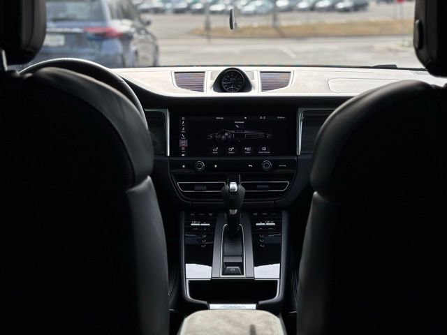 Used 2023 Porsche Macan GTS image 65