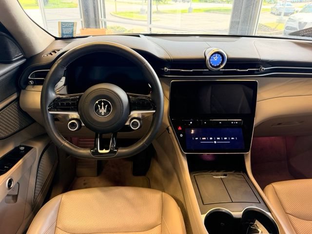 Used 2023 Maserati Grecale Modena AWD/4WD image 11
