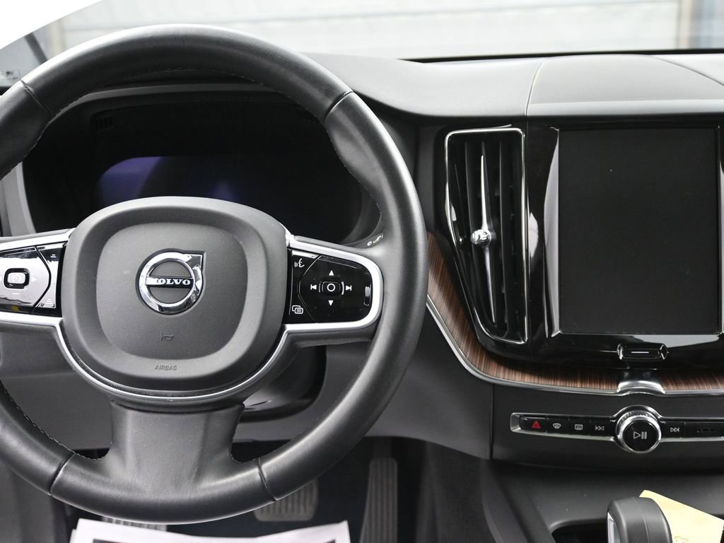 Used 2023 Volvo XC60 B5 Plus w/ Climate Package image 9