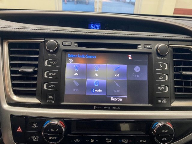 Used 2019 Toyota Highlander Limited FWD image 31