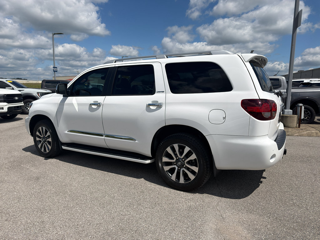Used 2021 Toyota Sequoia Limited w/ Safety & Convenience Package AWD/4WD image 4