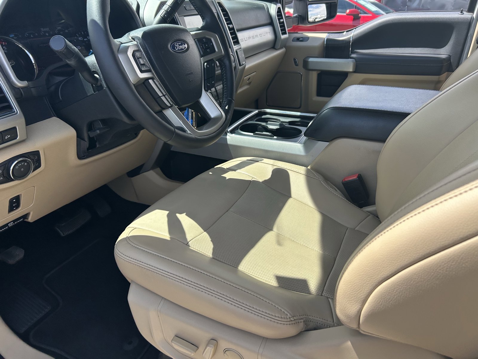 Used 2021 Ford F350 Lariat image 9