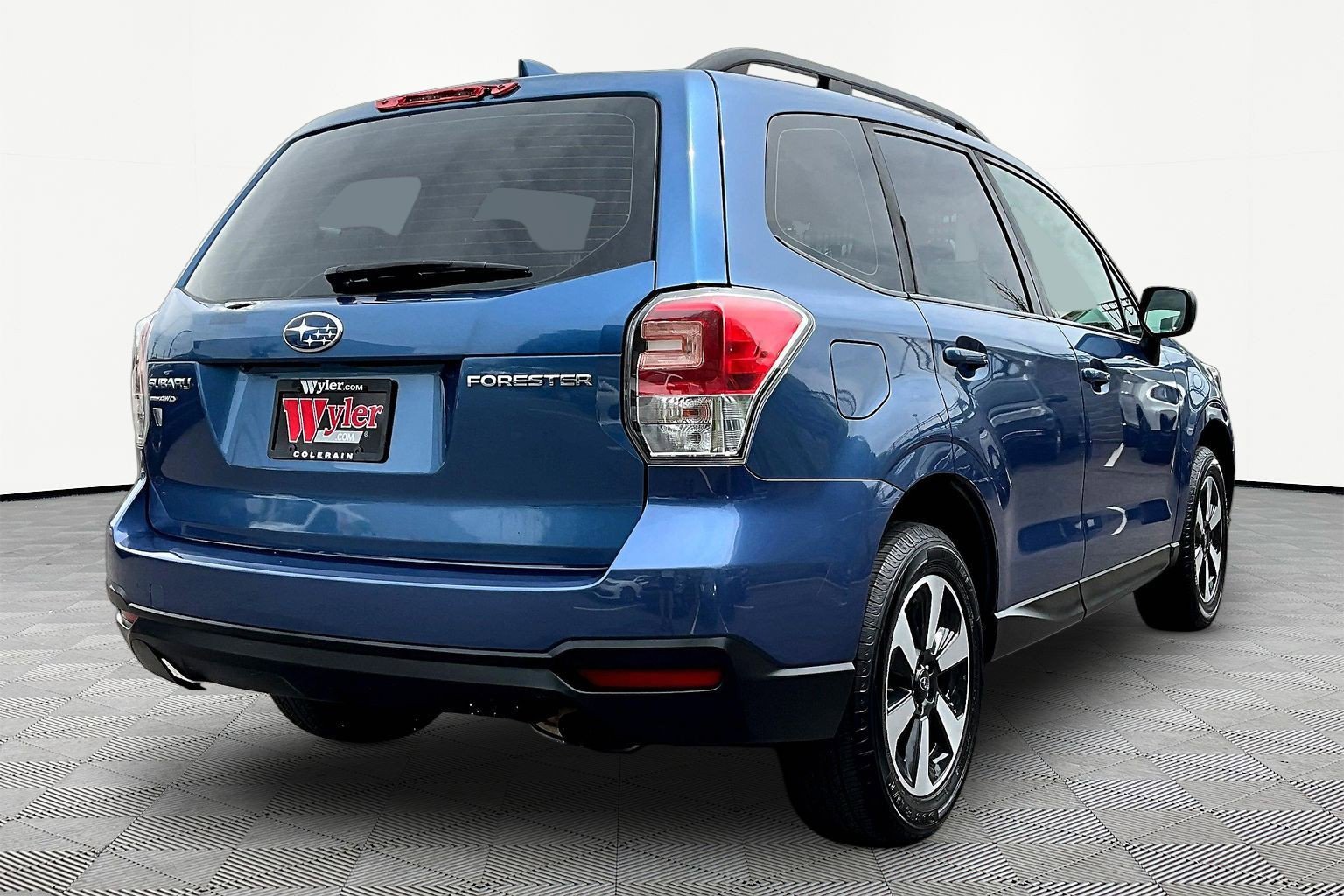 Used 2018 Subaru Forester 2.5i w/ Alloy Wheel Package AWD/4WD image 6