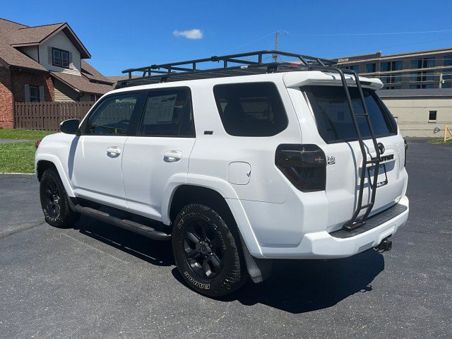 Used 2020 Toyota 4Runner SR5 AWD/4WD image 5