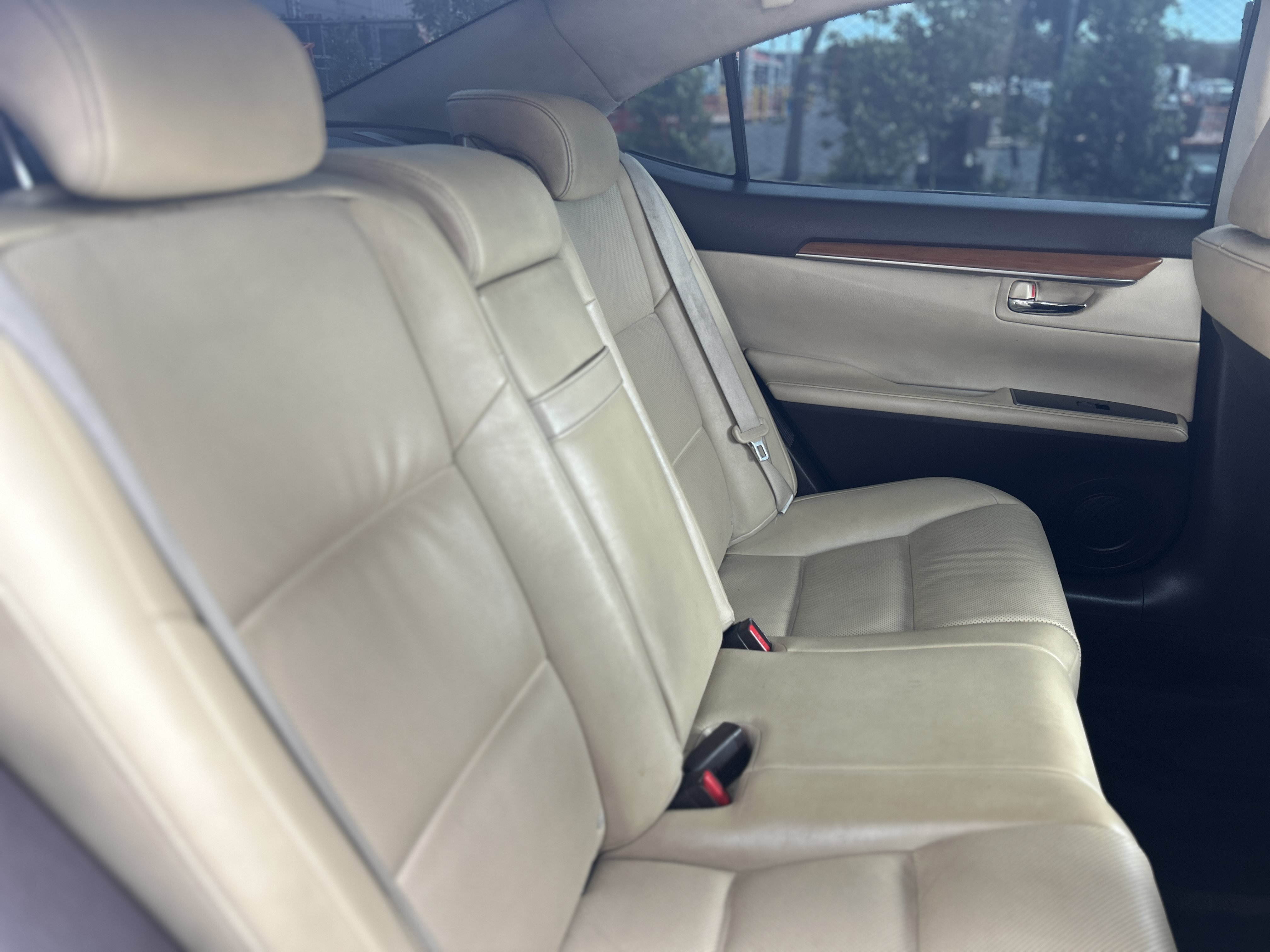 Used 2017 Lexus ES 300h w/ Navigation System Package FWD image 11