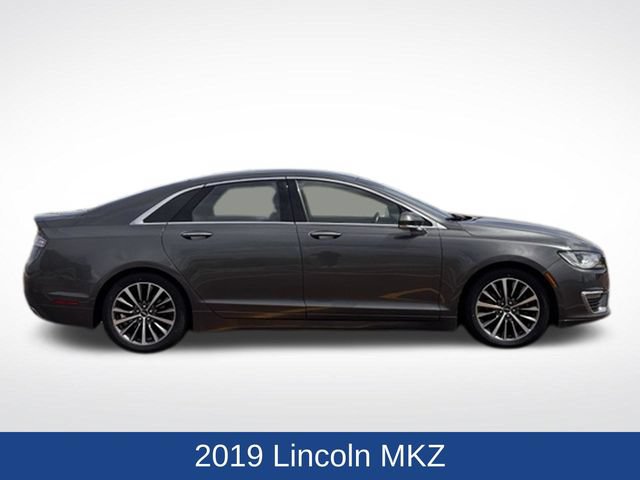 Used 2019 Lincoln MKZ Premiere AWD/4WD image 2