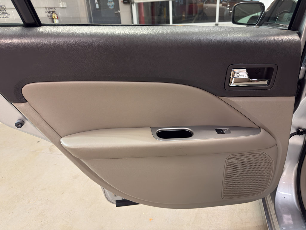 Used 2011 Ford Fusion SEL w/ 302A Rapid Spec Order Code image 28