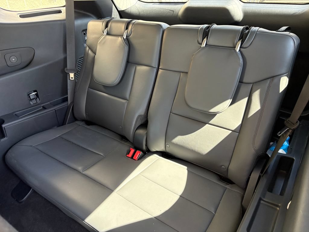 Certified 2025 Ford Explorer Active w/ Active Comfort Package AWD/4WD image 28
