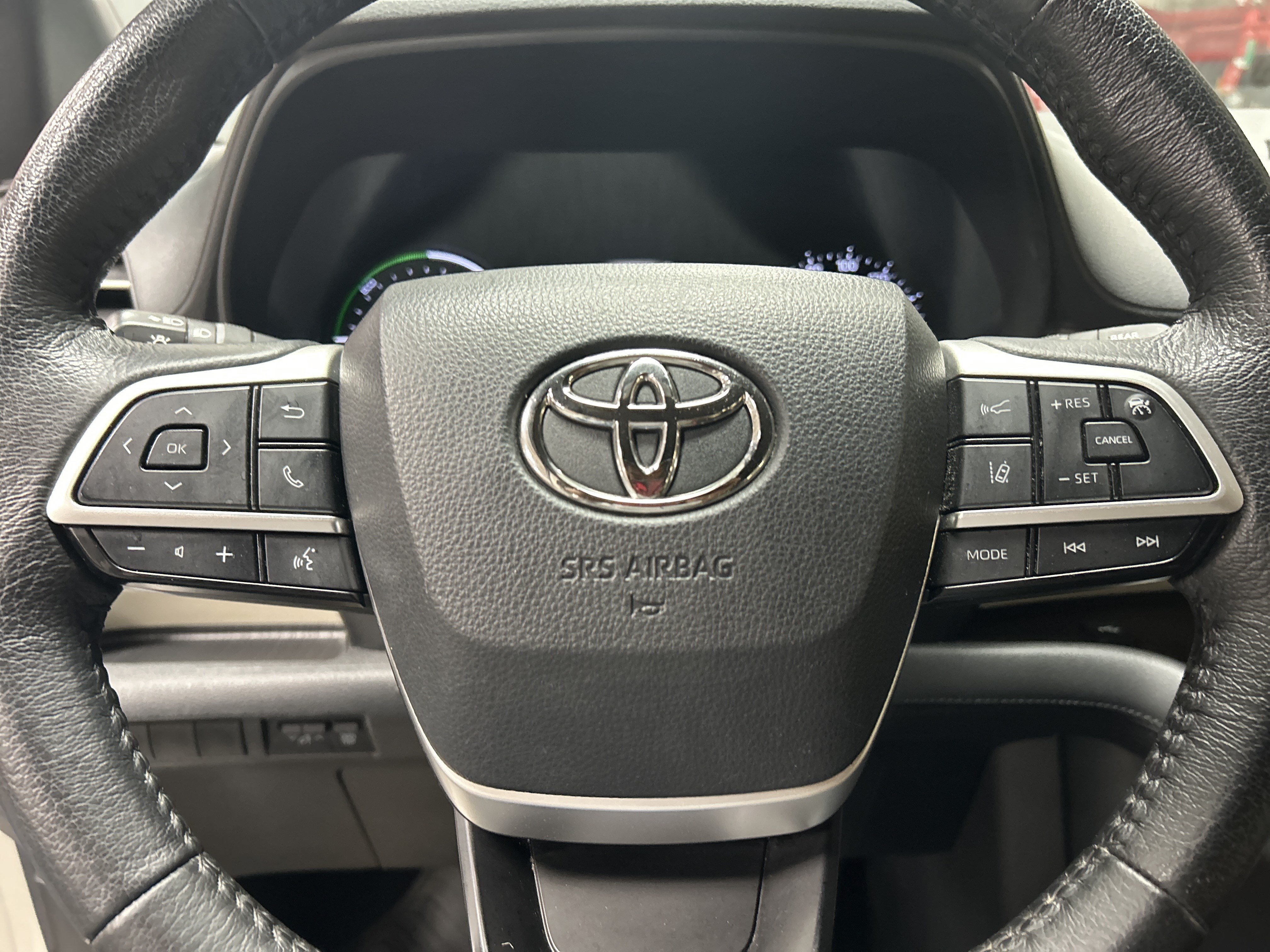 Used 2021 Toyota Sienna XLE FWD image 18