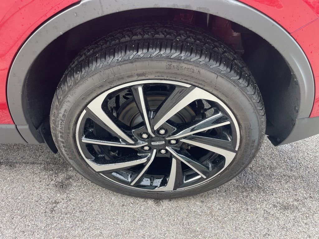 Used 2023 Lincoln Corsair Reserve w/ Rear Removable Package Tray image 14