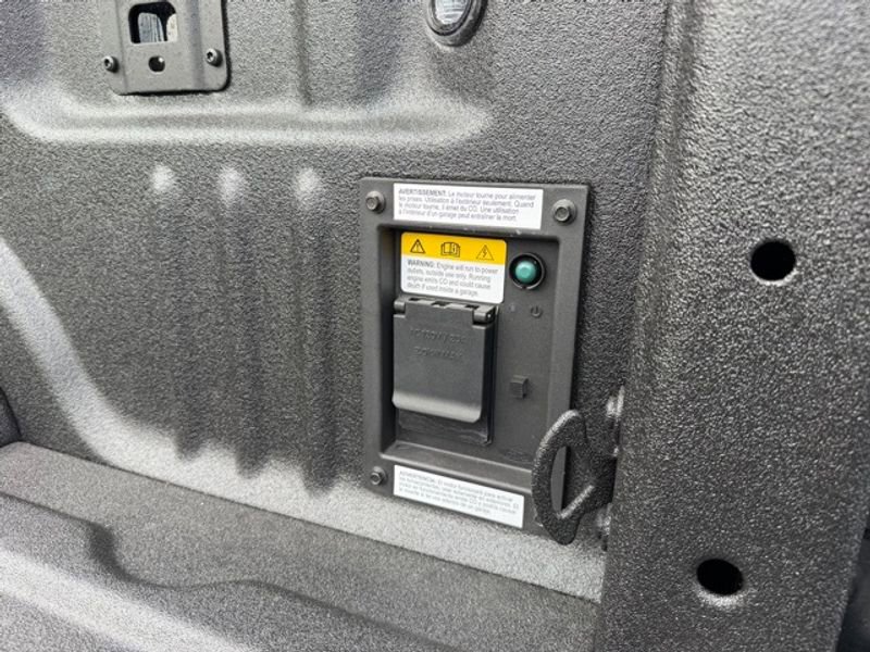 Used 2024 Ford F350 Lariat w/ Chrome Package image 26