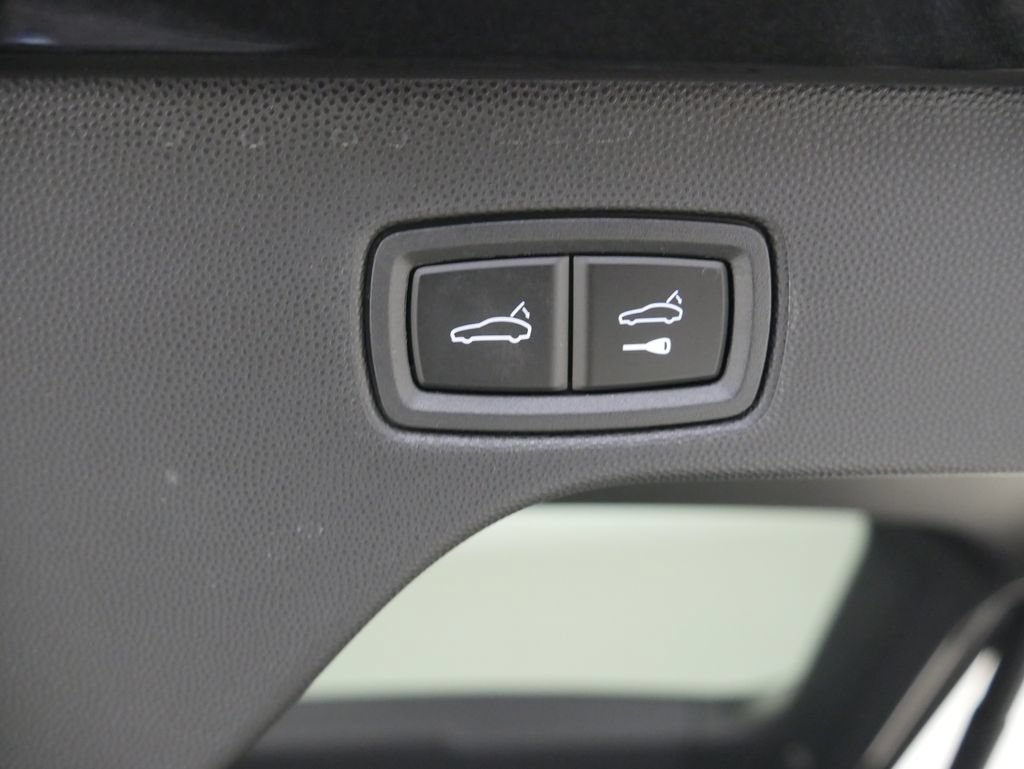 Certified 2026 Porsche Macan 4 Electric AWD/4WD image 22