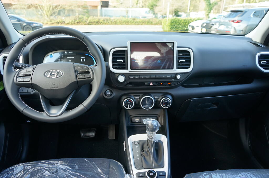 New 2025 Hyundai Venue Limited FWD image 10
