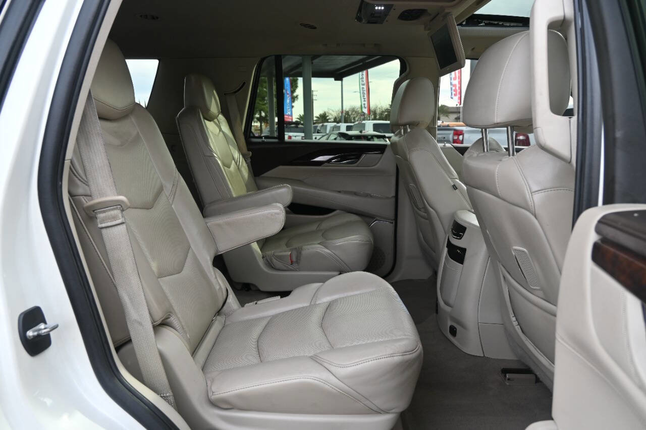 Used 2015 Cadillac Escalade Luxury RWD image 14