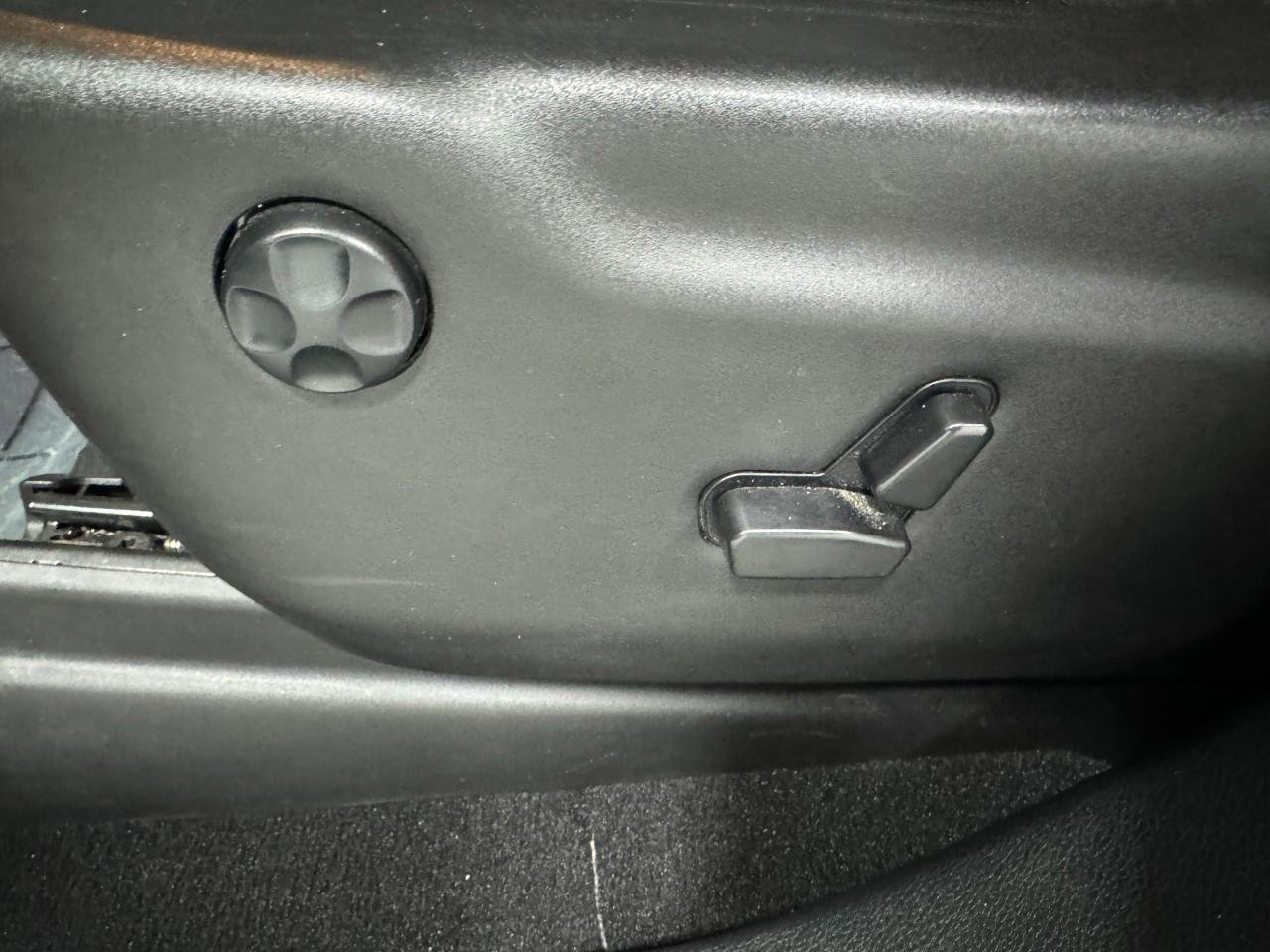 Used 2023 Dodge Durango GT image 27