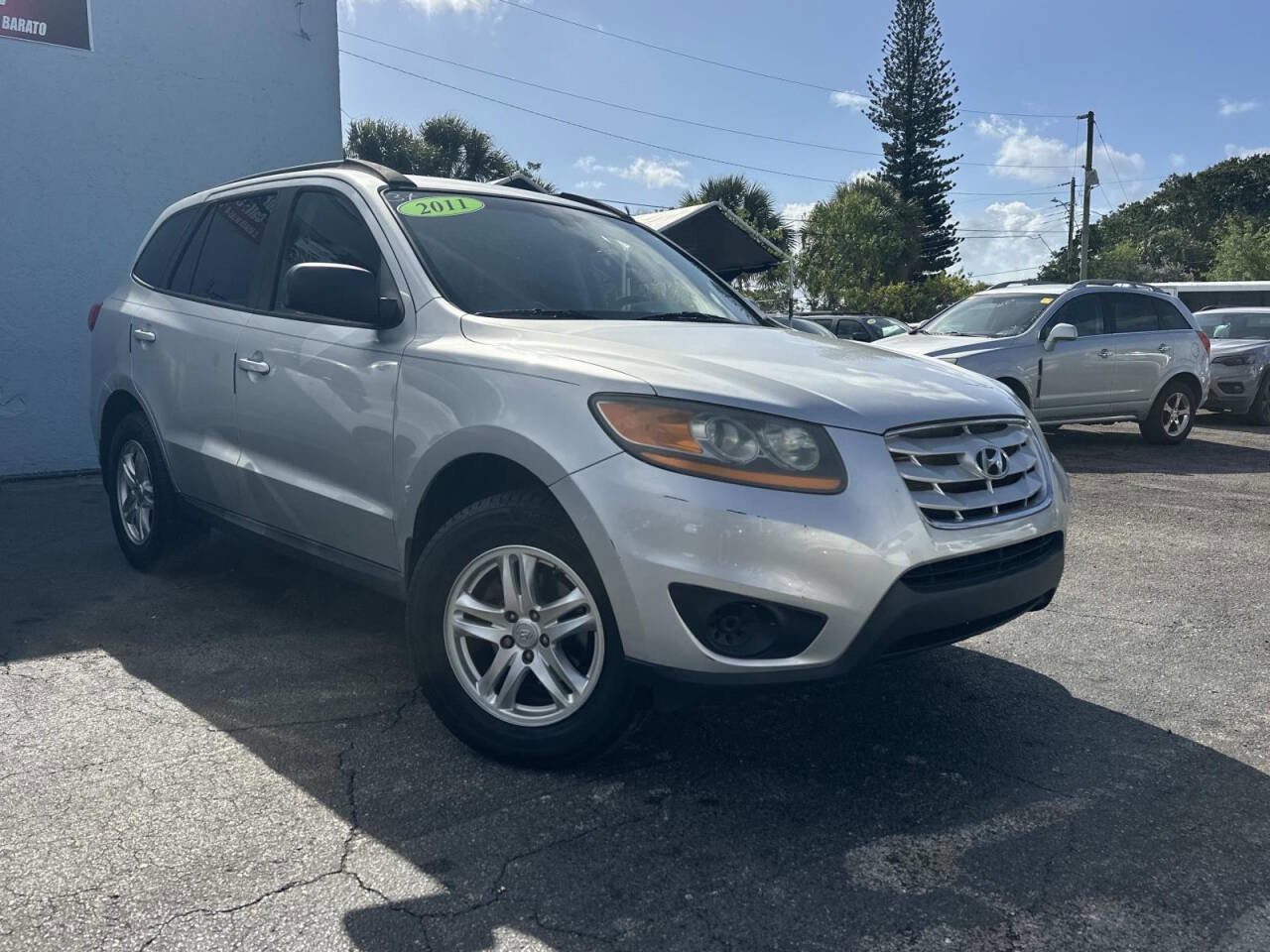 Used 2011 Hyundai Santa Fe GLS image 1