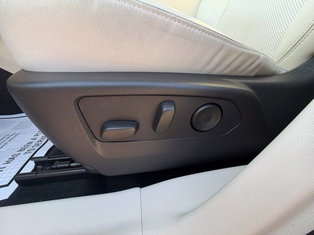Used 2021 Buick Envision Essence w/ Technology Package I AWD/4WD image 11