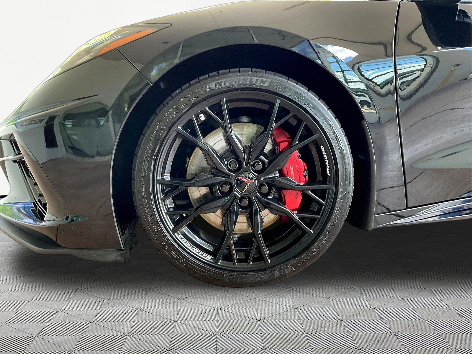 Used 2024 Chevrolet Corvette Stingray Preferred Cpe w/ Z51 Performance Package RWD image 31