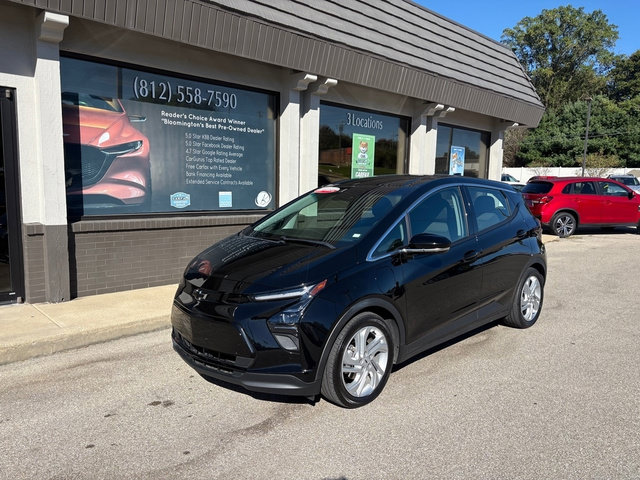 Used 2023 Chevrolet Bolt LT FWD image 2