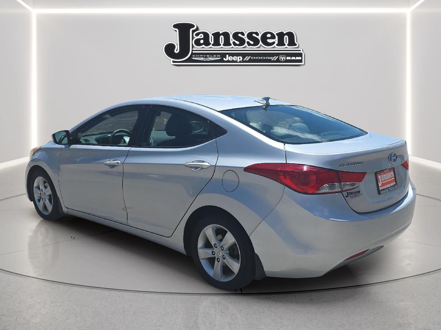 Used 2013 Hyundai Elantra GLS w/ Preferred Pkg FWD image 3
