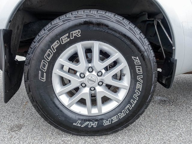Used 2014 Nissan Frontier SV image 11