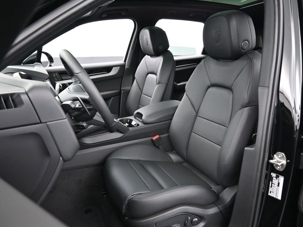 New 2026 Porsche Cayenne AWD/4WD image 5